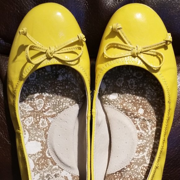 SoftWalk Shoes - The Narina is an incredibly comfortable shoe